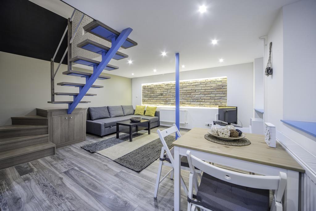Akacfa 2 Bedroom Center Apartment — Photos 1
